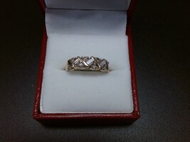 Ladies 14kt Yellow Gold Band with Diamonds