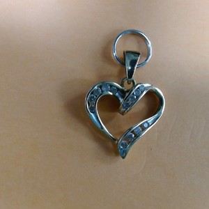 10kt Diamond Heart Pendant