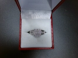  10kt Diamond Ring
